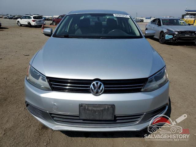 3VWD17AJ6EM215351 2014 VOLKSWAGEN JETTA photo no. 5