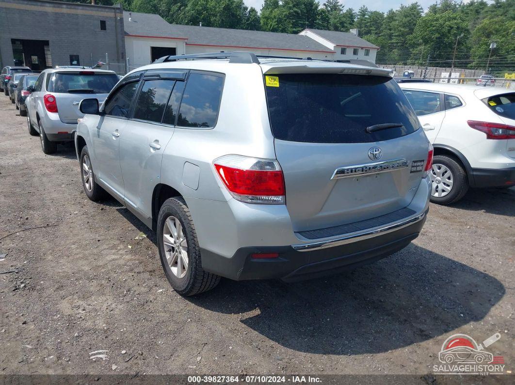 5TDBK3EH9BS056215 2011 TOYOTA HIGHLANDER photo no. 3
