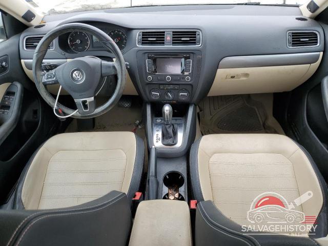 3VWLP7AJ6CM470315 2012 VOLKSWAGEN JETTA photo no. 8