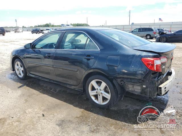 4T1BF1FK9EU753561 2014 TOYOTA CAMRY photo no. 2