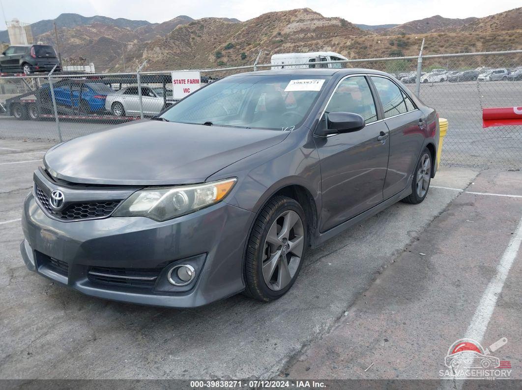 4T1BF1FK4EU853888 2014 TOYOTA CAMRY photo no. 2