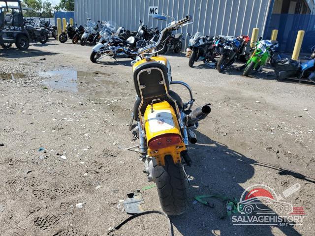 1HFSC180XWA200385 1998 HONDA VT CYCLE photo no. 4