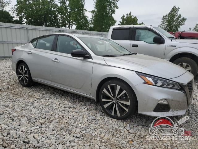 1N4BL4CW7MN303167 2021 NISSAN ALTIMA photo no. 4