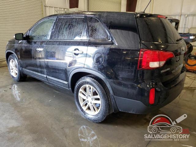 5XYKT3A63FG592369 2015 KIA SORENTO photo no. 2