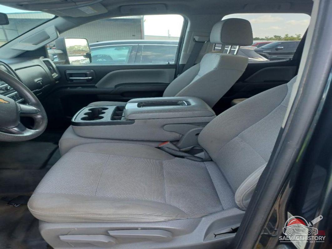2GC2KREG8K1214206 2019 CHEVROLET SILVERADO 2500HD photo no. 3