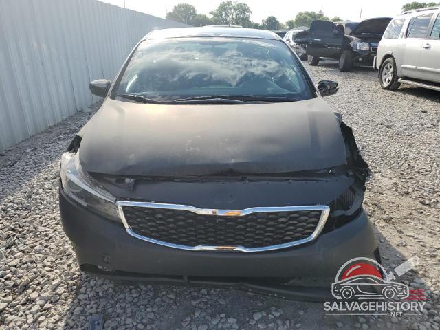 3KPFK4A71HE076692 2017 KIA FORTE photo no. 5