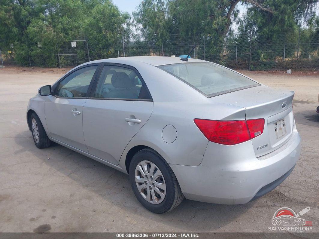 KNAFU4A2XD5647131 2013 KIA FORTE photo no. 3