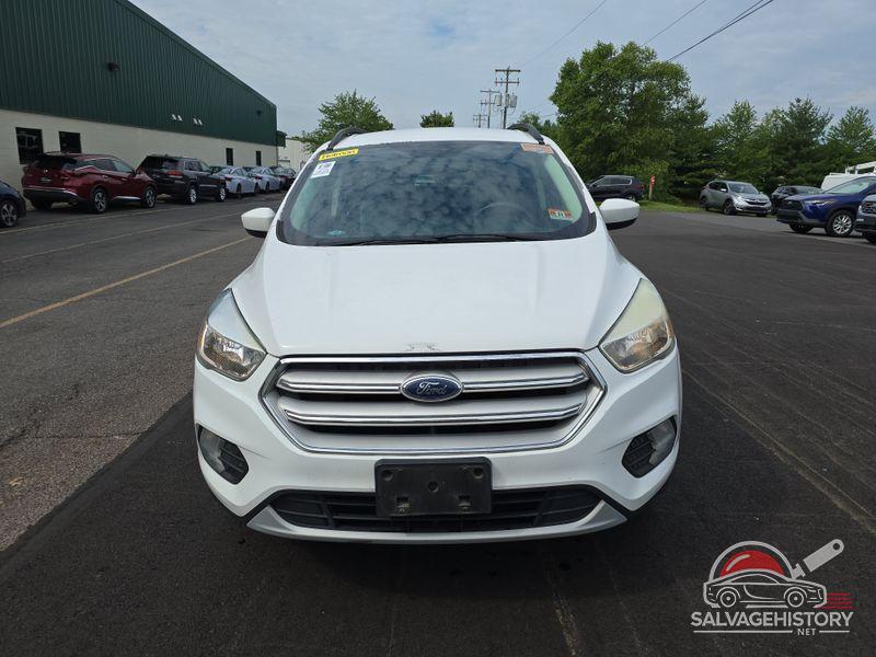 1FMCU9GD6JUA75869 2018 FORD ESCAPE photo no. 2