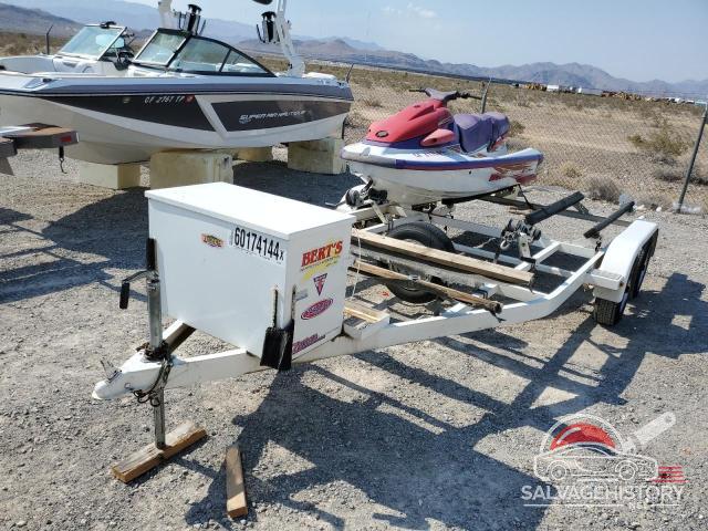 YAMA1750I697 1997 YAMH WAVERUNNER photo no. 2