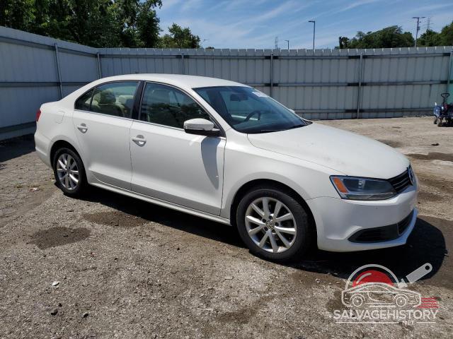3VWDP7AJ5DM250671 2013 VOLKSWAGEN JETTA photo no. 4