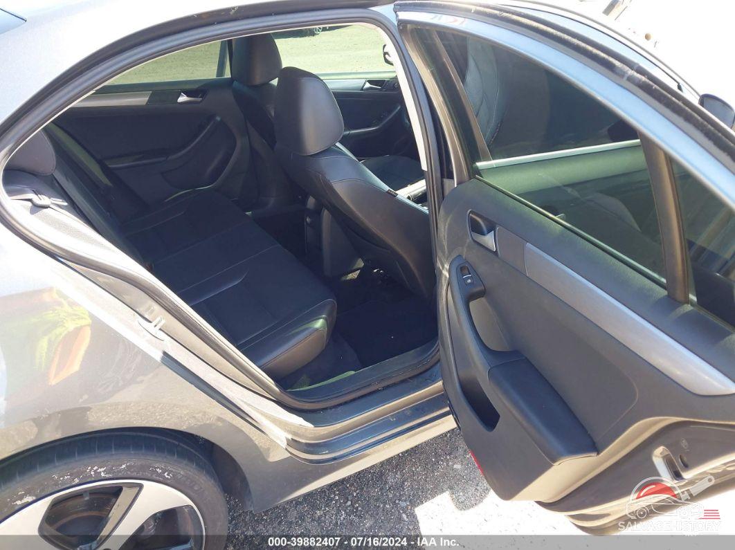 3VWLA7AJ0FM421990 2015 VOLKSWAGEN JETTA photo no. 8