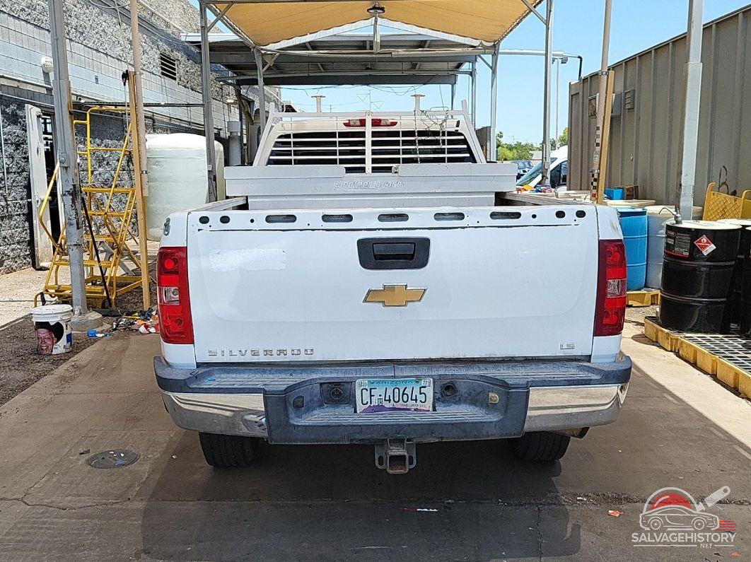 1GBHC33K08F164886 2008 CHEVROLET SILVERADO 3500HD photo no. 2