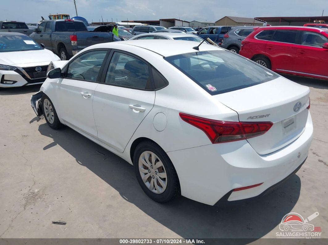 3KPC24A3XJE020885 2018 HYUNDAI ACCENT photo no. 3