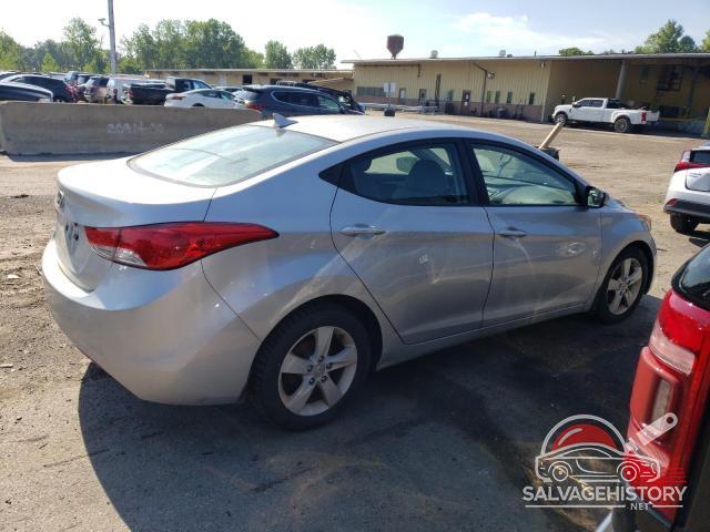 5NPDH4AE6DH390669 2013 HYUNDAI ELANTRA photo no. 3