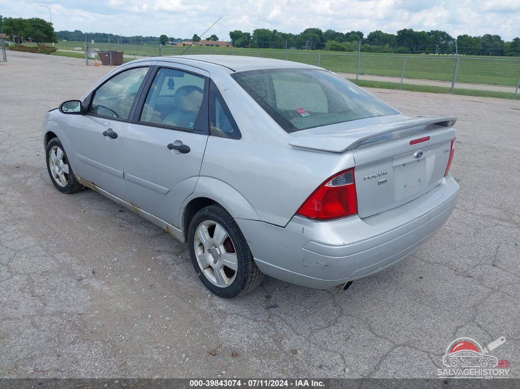1FAFP34N65W221531 2005 FORD FOCUS photo no. 3