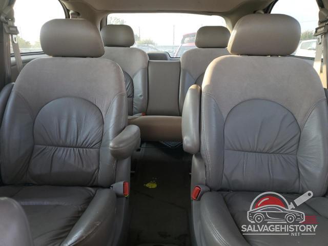 2C8GP64L52R772079 2002 CHRYSLER MINIVAN photo no. 10