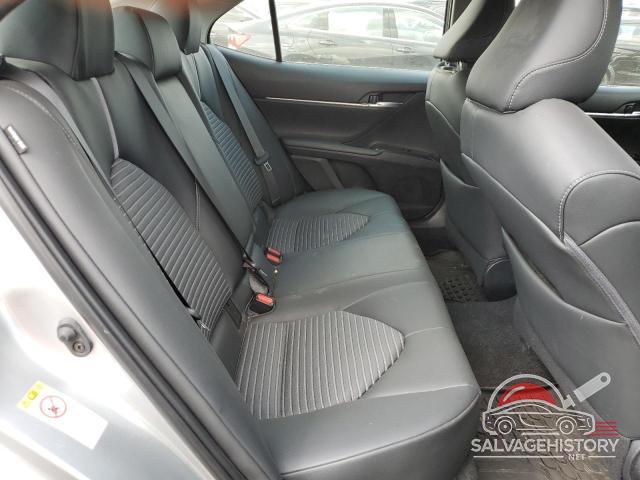 4T1B11HK4JU118771 2018 TOYOTA CAMRY photo no. 10
