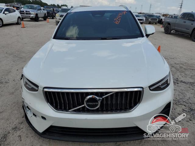 YV4L12UK8R2304645 2024 VOLVO XC40 CORE photo no. 5