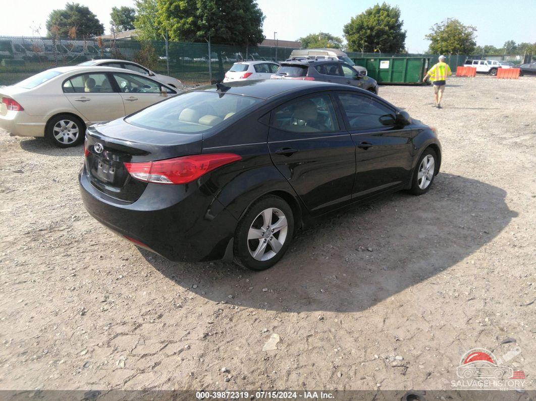 5NPDH4AE2DH246133 2013 HYUNDAI ELANTRA photo no. 4