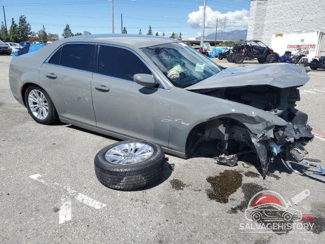 2C3CCAAG9KH675967 2019 CHRYSLER 300 photo no. 4