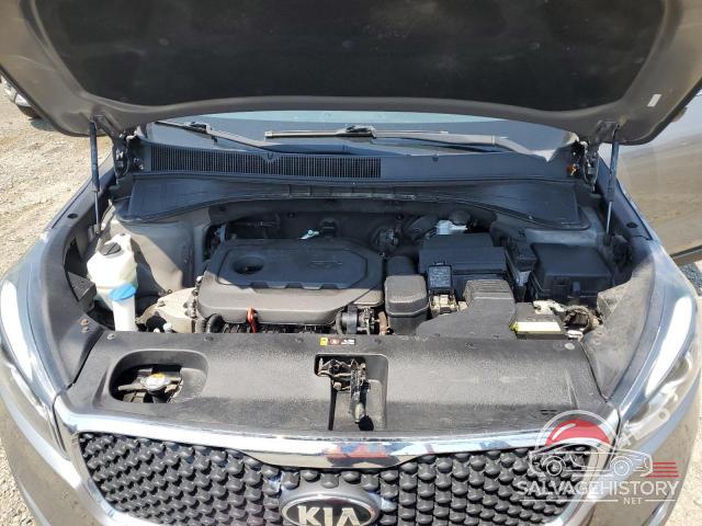 5XYPGDA34HG233783 2017 KIA SORENTO photo no. 12
