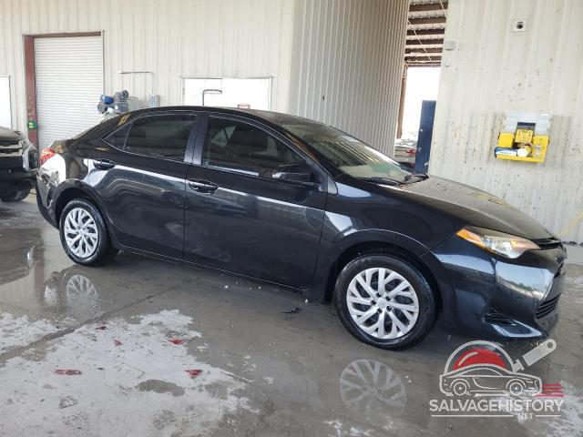 5YFBURHEXHP716360 2017 TOYOTA COROLLA photo no. 4