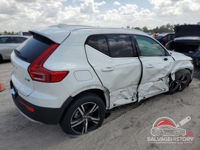 YV4L12UK8R2304645 2024 VOLVO XC40 CORE photo no. 3