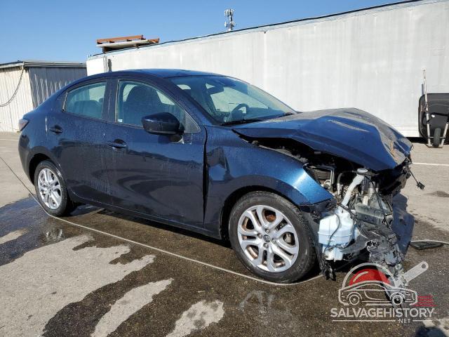 3MYDLBYV6JY322526 2018 TOYOTA YARIS photo no. 4