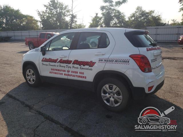 KL7CJKSBXJB523274 2018 CHEVROLET TRAX photo no. 2
