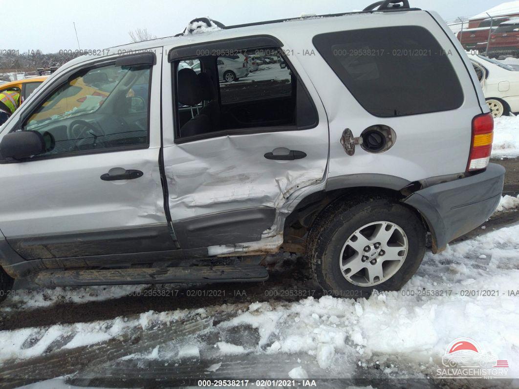 1FMCU93104KB37424 2004 FORD ESCAPE photo no. 6
