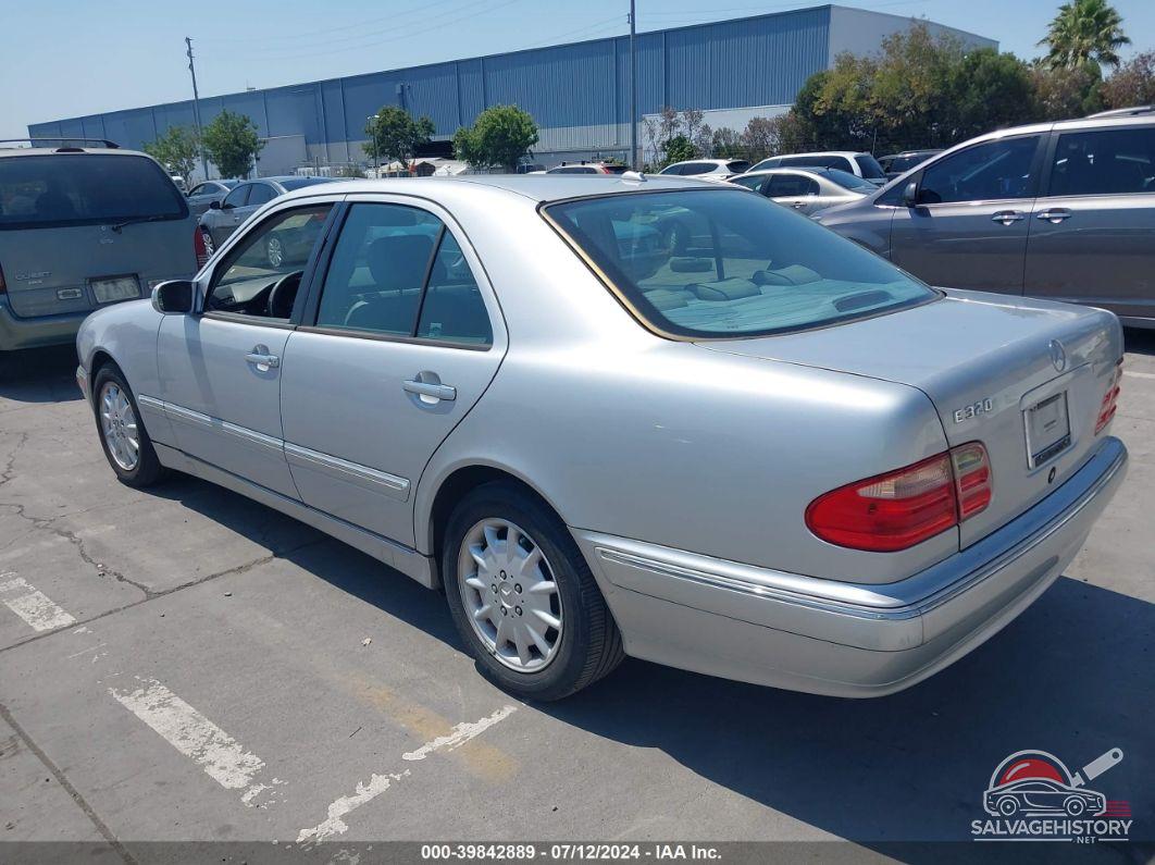 WDBJF65J41B318828 2001 MERCEDES-BENZ E photo no. 3