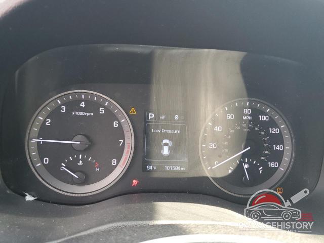 KM8J3CA21JU750655 2018 HYUNDAI TUCSON photo no. 9