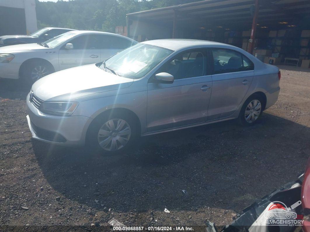 3VWDP7AJ9DM354855 2013 VOLKSWAGEN JETTA photo no. 2