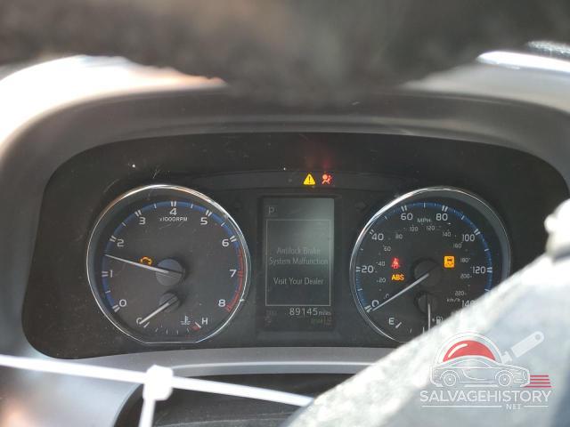 JTMDFREV2JD233851 2018 TOYOTA RAV4 photo no. 9