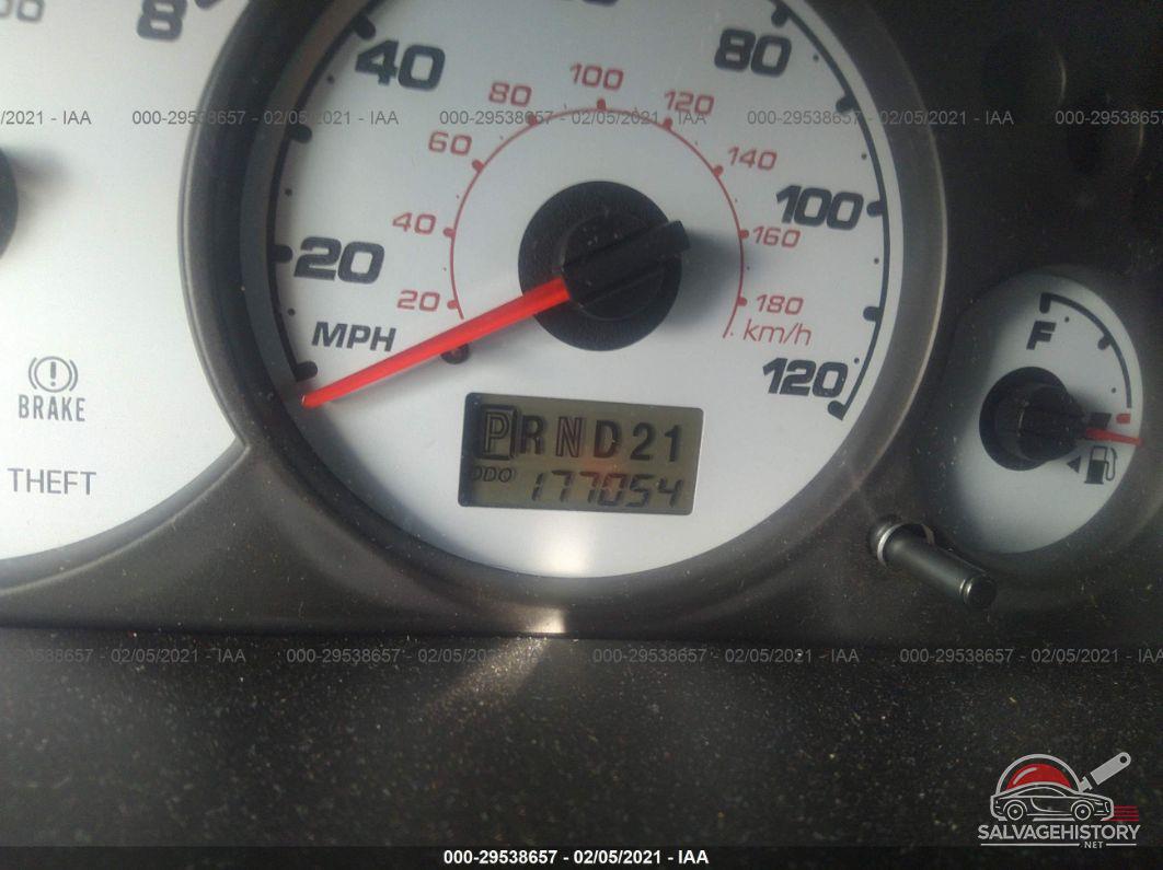 1FMYU03181KC55704 2001 FORD ESCAPE photo no. 7