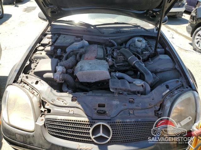 WDBKK47F9YF164388 2000 MERCEDES-BENZ SLK-CLASS photo no. 11