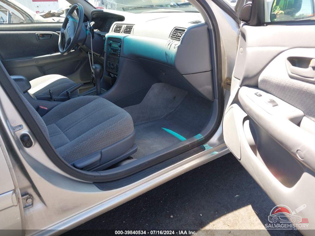 4T1BG22K51U058724 2001 TOYOTA CAMRY photo no. 5