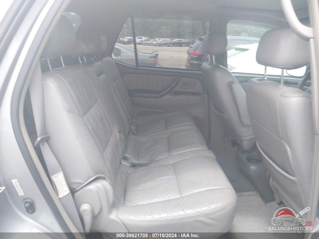 5TDBT48AX4S230748 2004 TOYOTA SEQUOIA photo no. 8