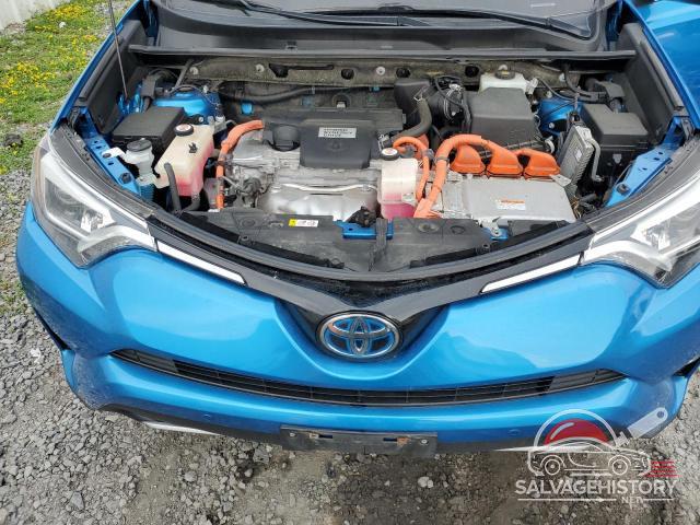 JTMDJREVXJD250475 2018 TOYOTA RAV4 photo no. 11