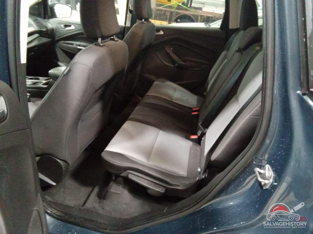 1FMCU0GD2KUA25760 2019 FORD ESCAPE photo no. 10