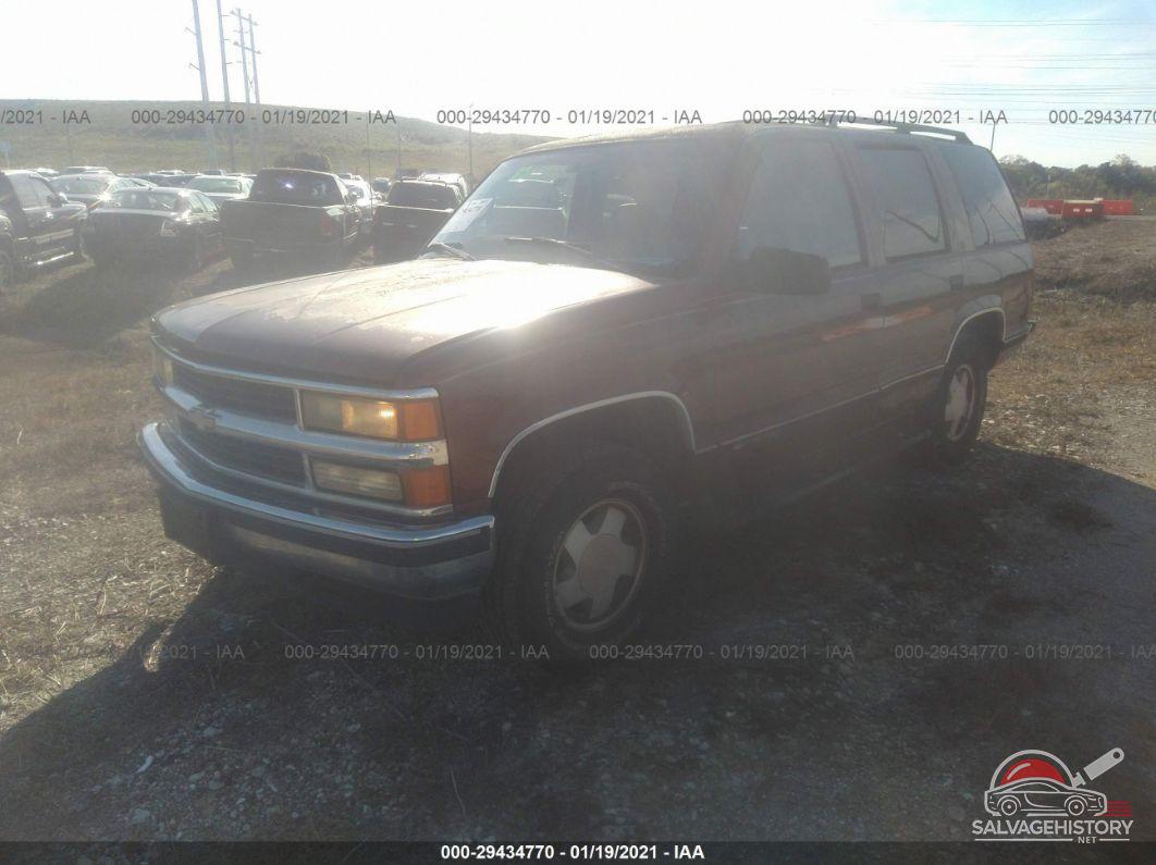1GNEK13R9XJ319778 1999 CHEVROLET TAHOE photo no. 2