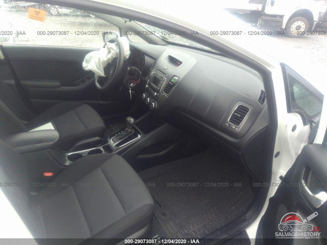 3KPFK4A71JE242005 2018 KIA FORTE photo no. 5