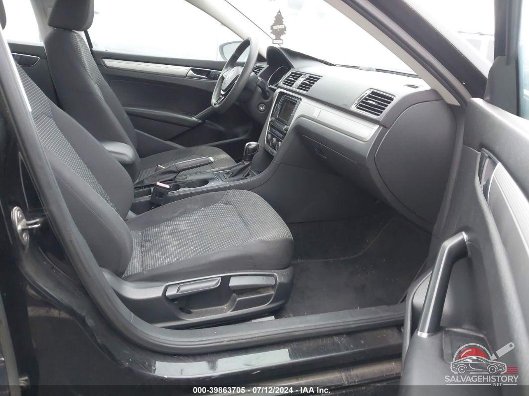 1VWAT7A38GC055573 2016 VOLKSWAGEN PASSAT photo no. 5