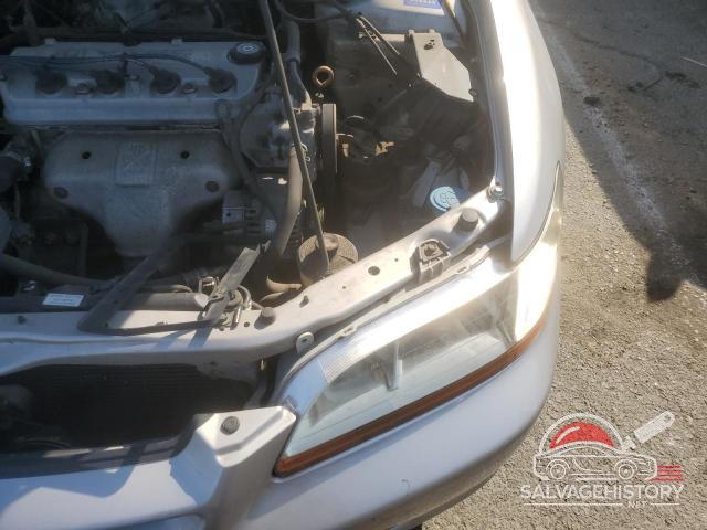 1HGCG5643WA153153 1998 HONDA ACCORD photo no. 11