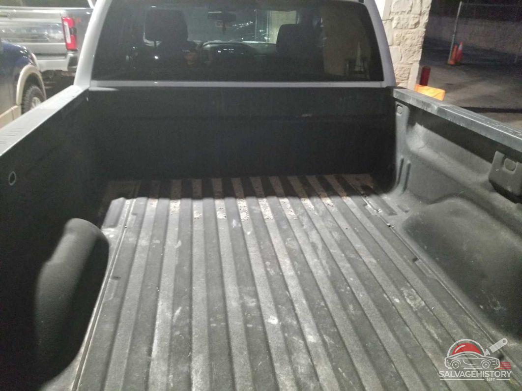 2GCRCNEC8K1113572 2019 CHEVROLET SILVERADO LD photo no. 3