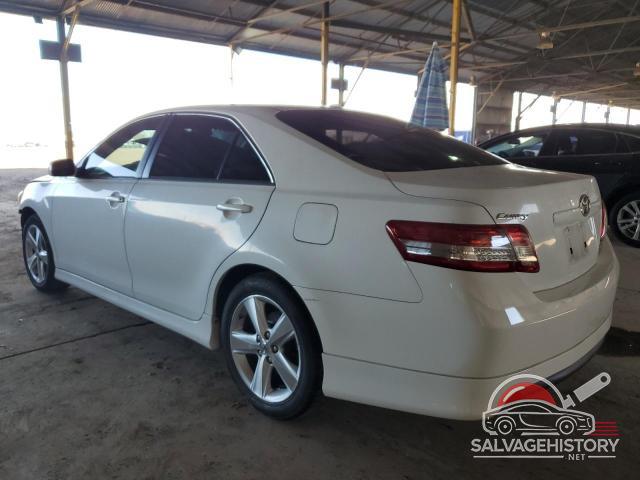 4T1BF3EK1AU530132 2010 TOYOTA CAMRY photo no. 2