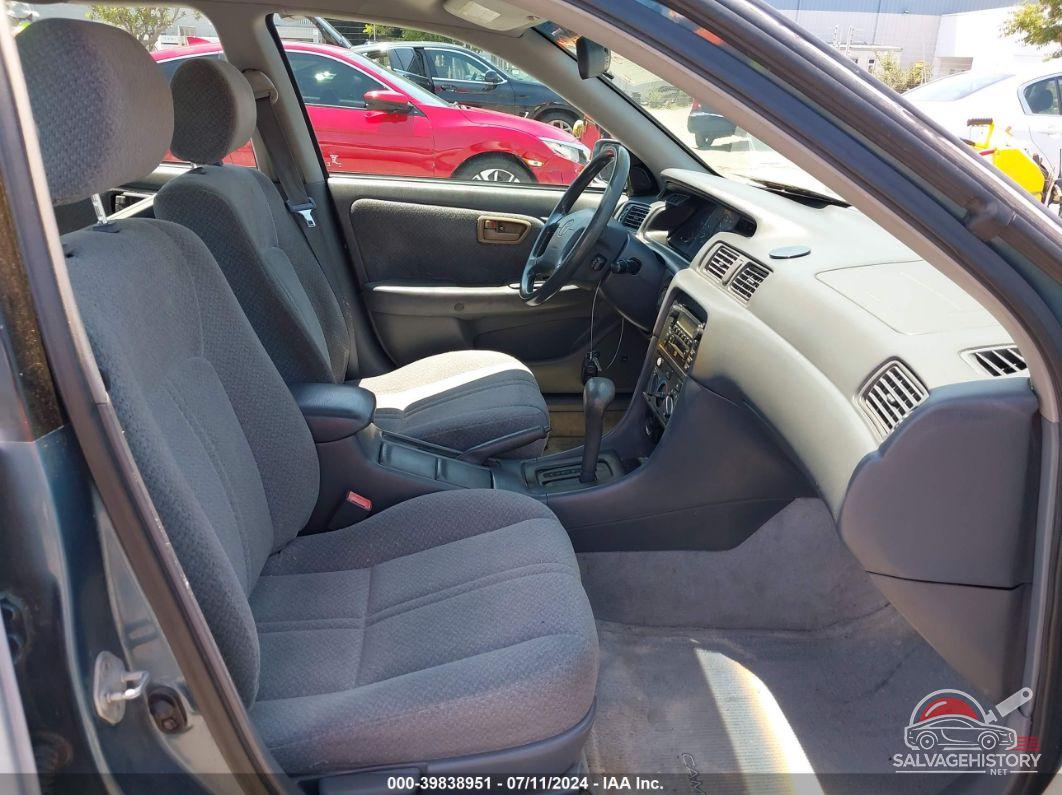 4T1BF22K11U961598 2001 TOYOTA CAMRY photo no. 5
