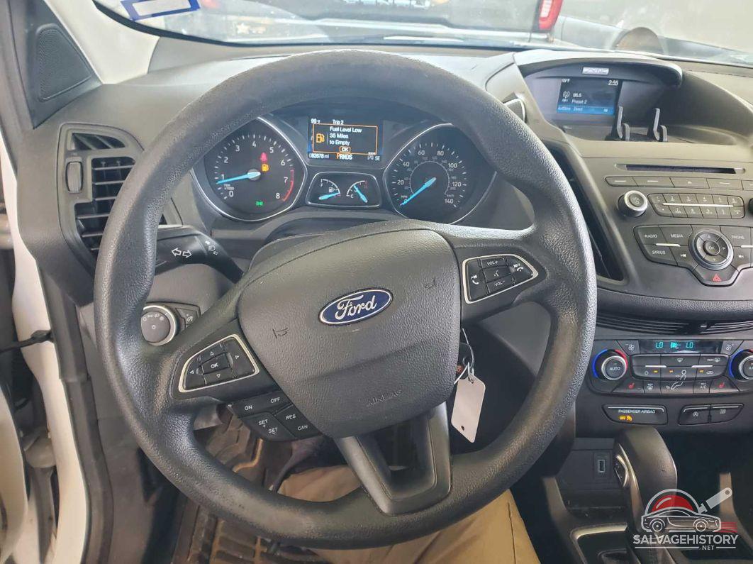1FMCU0GD8JUA76131 2018 FORD ESCAPE photo no. 3