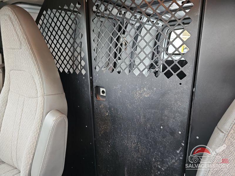 1GCWGAFP4J1326198 2018 CHEVROLET EXPRESS 2500 photo no. 3