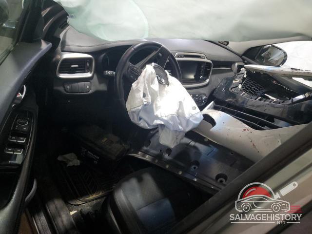 5XYPGDA39JG341919 2018 KIA SORENTO photo no. 8